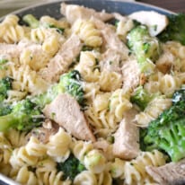 Healthy Chicken Alfredo with Broccoli